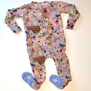 EUC Posh Peanut Bunny Ducky Ruffle Footie 6-9 mos